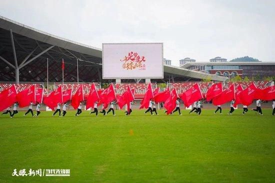 《白蛇:缘起》取材于经典民间传说;白蛇传,故事发生在许仙和白素贞西湖相遇的五百年前,也就是两人的前世:晚唐年间国师下令民众大量捕蛇,;白蛇小白前去刺杀国师意外失忆,不过被捕蛇人阿宣所救,小白与阿宣在这段冒险旅程中逐渐生出爱慕之情